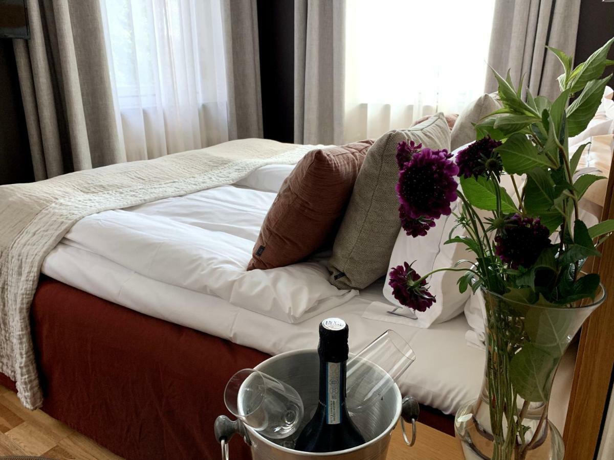 Naesby Slott Hotel Taby Ngoại thất bức ảnh